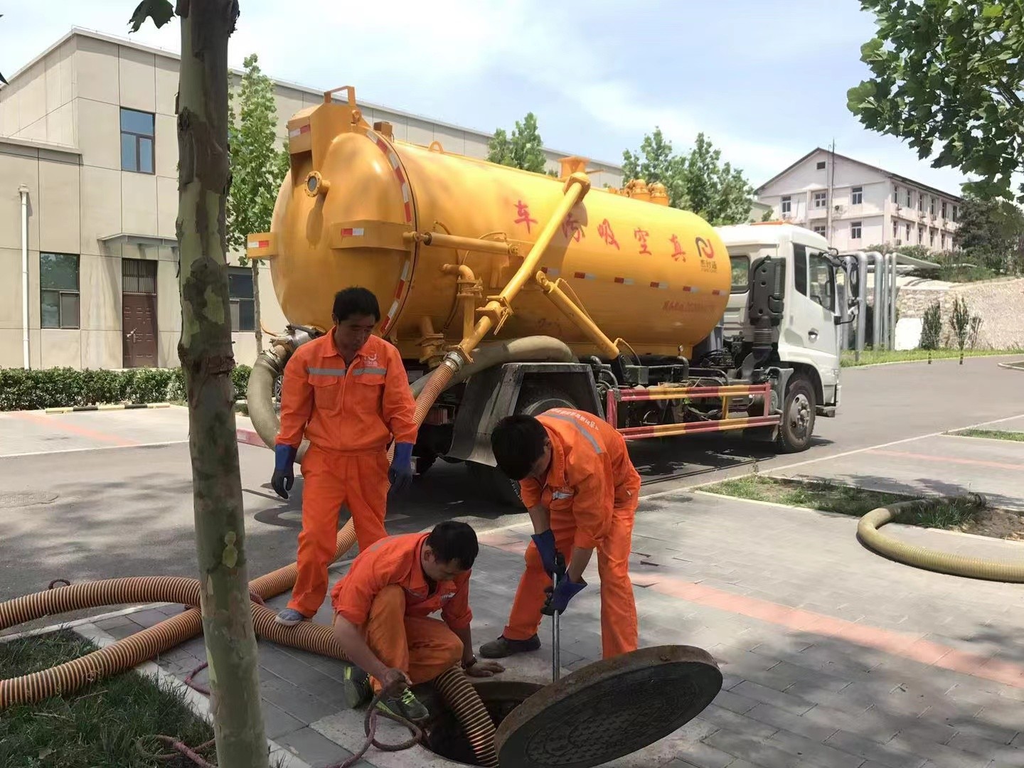汤原化粪池清理与5-8吨吸粪车施工效率分析